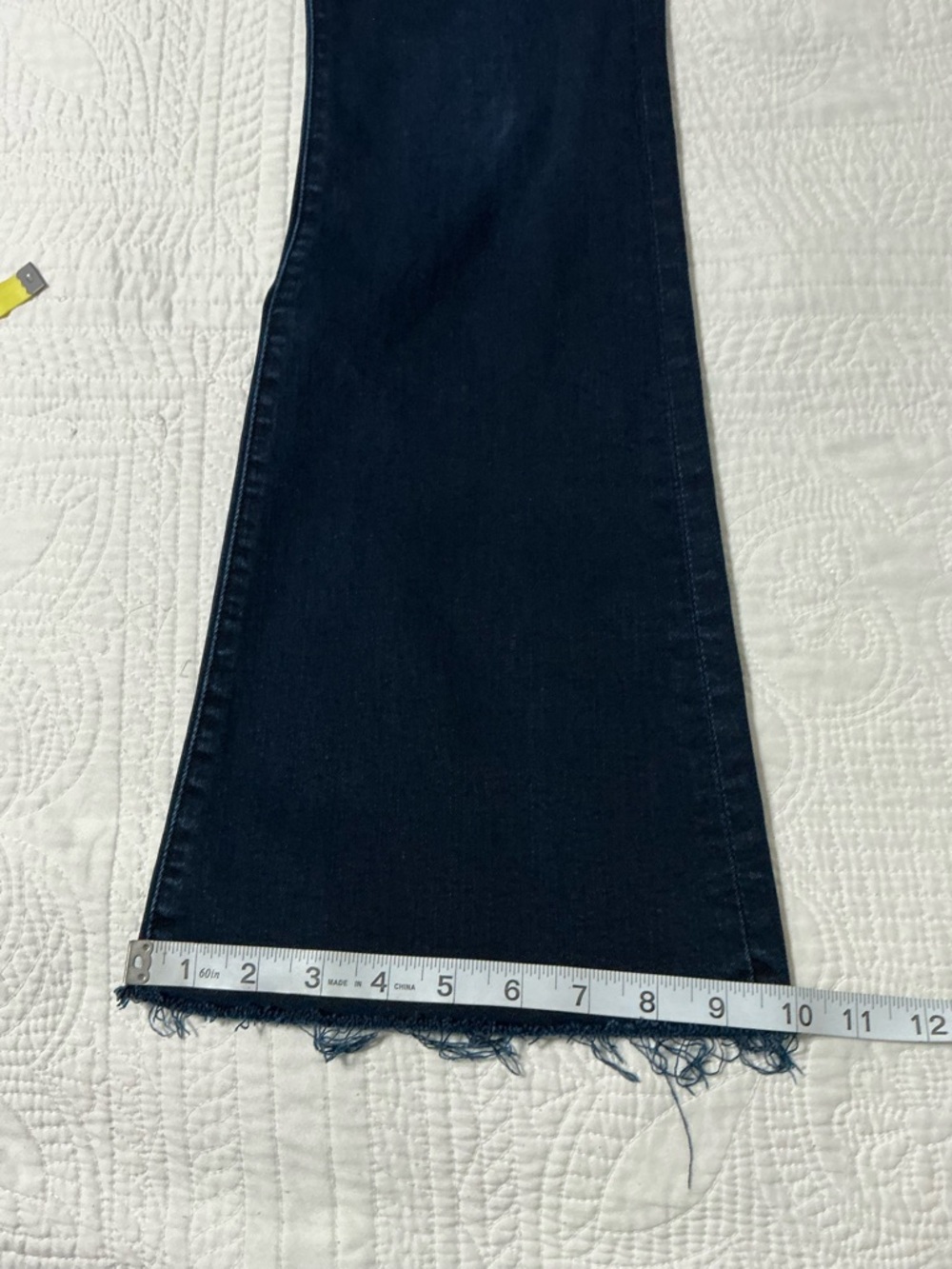 MOTHER The Weekender Fray Jeans in Chip On My Shoulder Size 28 - Picture 14 of 16